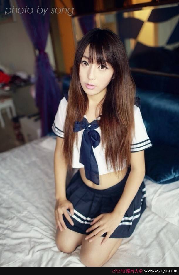 明星模特郭忆然性感制服写真