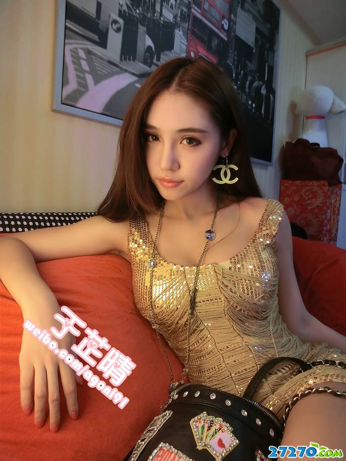 超级女王于芷晴诱人自拍写真