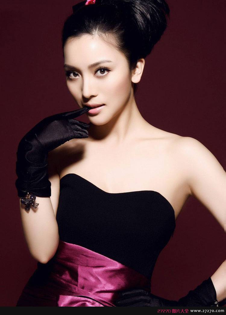 清纯可爱小明星甜美写真