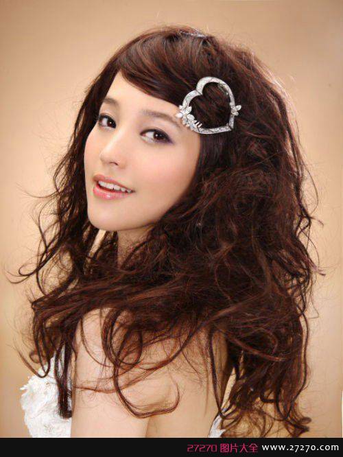 靓丽创意婚纱甜美金莎写真